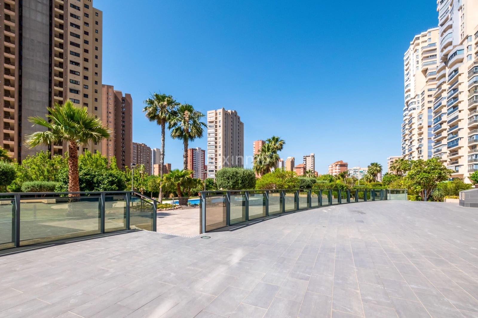 3 makuuhuone Kattohuoneisto vuokrattavana paikassa Benidorm mukana uima-altaan 
autotalli - 3 000 € (Ref: 8785916)