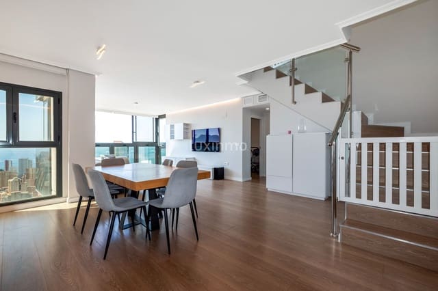 3 makuuhuone Kattohuoneisto vuokrattavana paikassa Benidorm mukana uima-altaan 
autotalli - 3 000 € (Ref: 8785916)