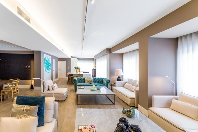 4 camera da letto Appartamento in vendita in Alicante città con garage - 1.185.000 € (Rif: 8815358)