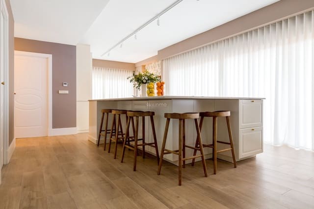 4 camera da letto Appartamento in vendita in Alicante città con garage - 1.185.000 € (Rif: 8815358)