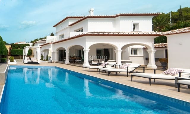 4 soverom Villa til salgs i Moraira, Teulada-Moraira med svømmebasseng garasje - € 1 489 000 (Ref: 8815359)