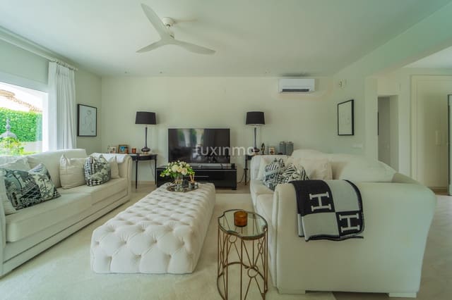 4 soverom Villa til salgs i Moraira, Teulada-Moraira med svømmebasseng garasje - € 1 489 000 (Ref: 8815359)