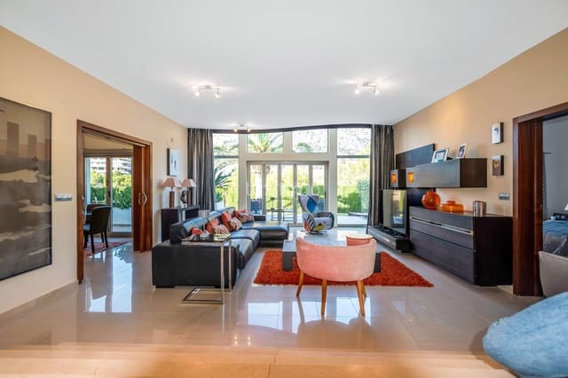 4 Zimmer Villa zu verkaufen in Altea mit Pool Garage - 1.200.000 € (Ref: 8815360)