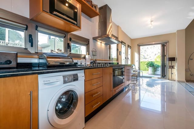 4 Zimmer Villa zu verkaufen in Altea mit Pool Garage - 1.200.000 € (Ref: 8815360)