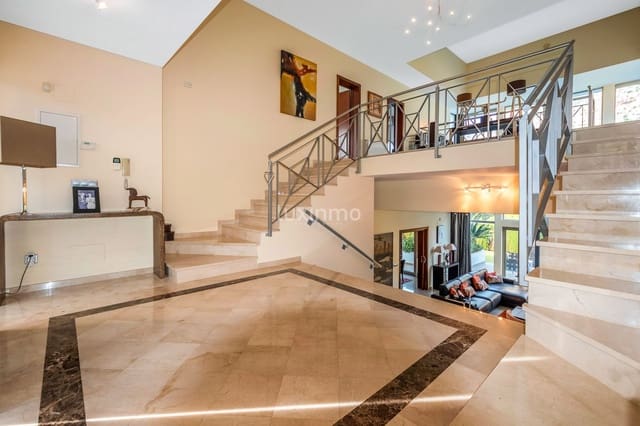 4 Zimmer Villa zu verkaufen in Altea mit Pool Garage - 1.200.000 € (Ref: 8815360)