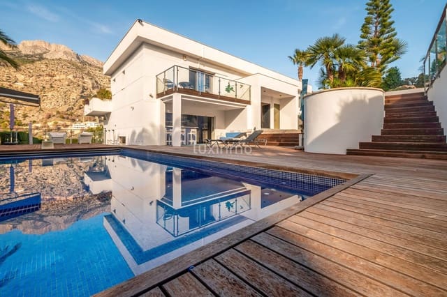 4 Zimmer Villa zu verkaufen in Altea mit Pool Garage - 1.200.000 € (Ref: 8815360)