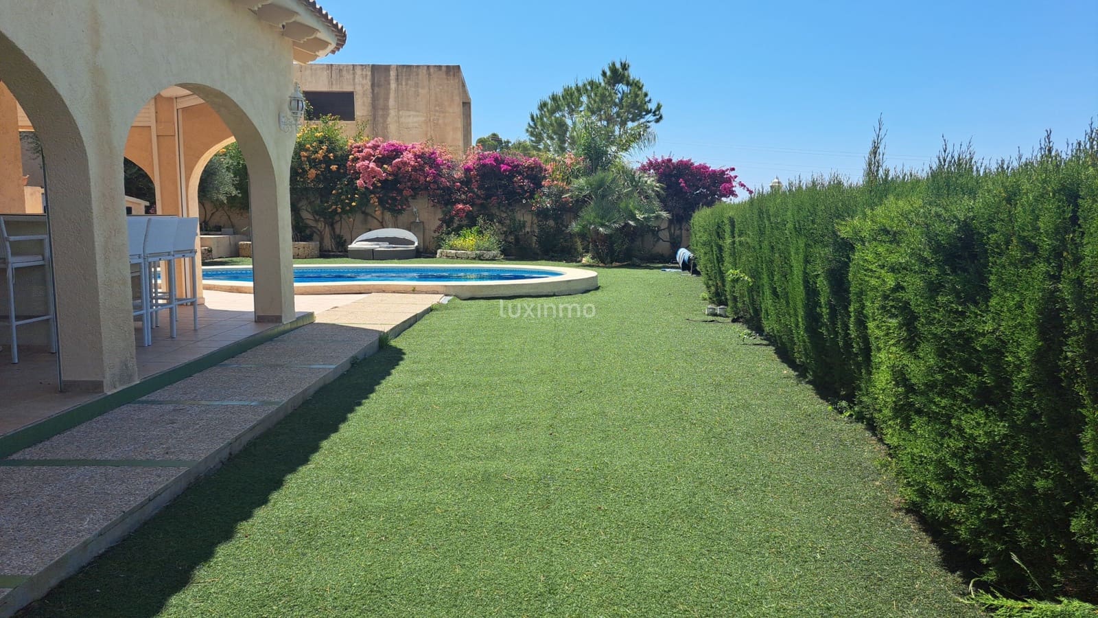 4 bedroom Villa for sale in Altea with pool garage - € 1,500,000 (Ref: 8817014)