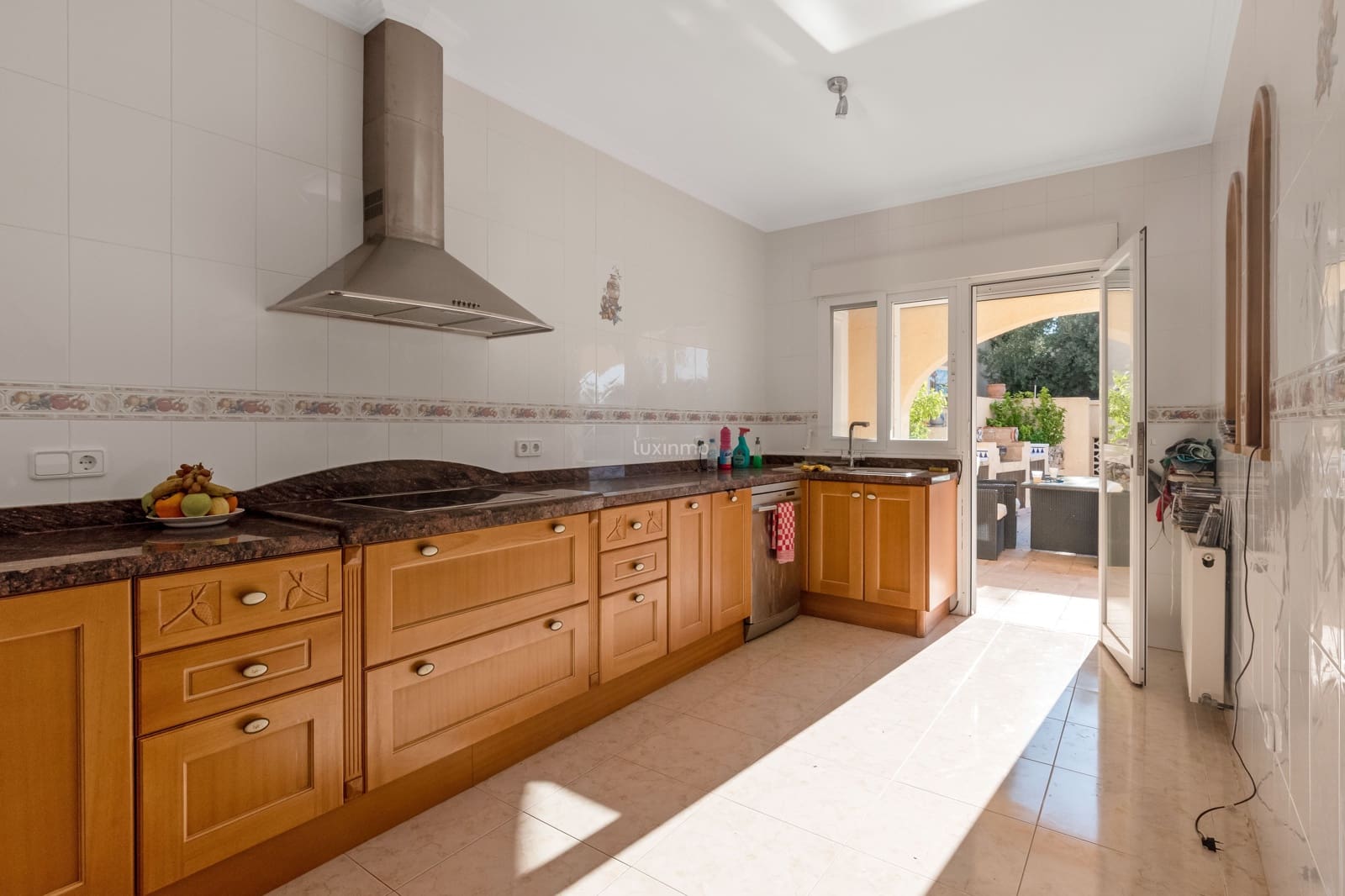 4 bedroom Villa for sale in Altea with pool garage - € 1,500,000 (Ref: 8817014)