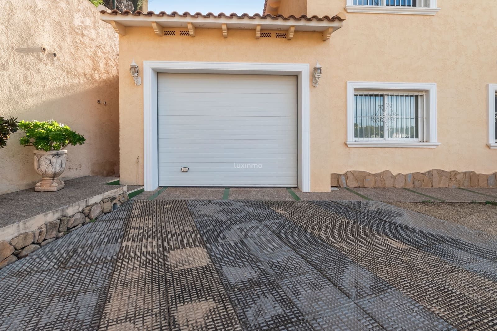 4 bedroom Villa for sale in Altea with pool garage - € 1,500,000 (Ref: 8817014)