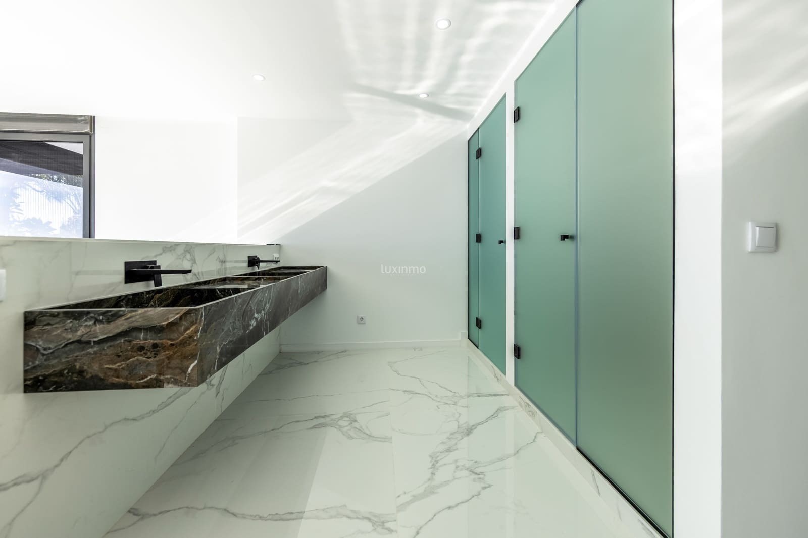 5 soveværelse Villa til salg i El Campello med swimmingpool garage - € 2.700.000 (Ref: 8817024)