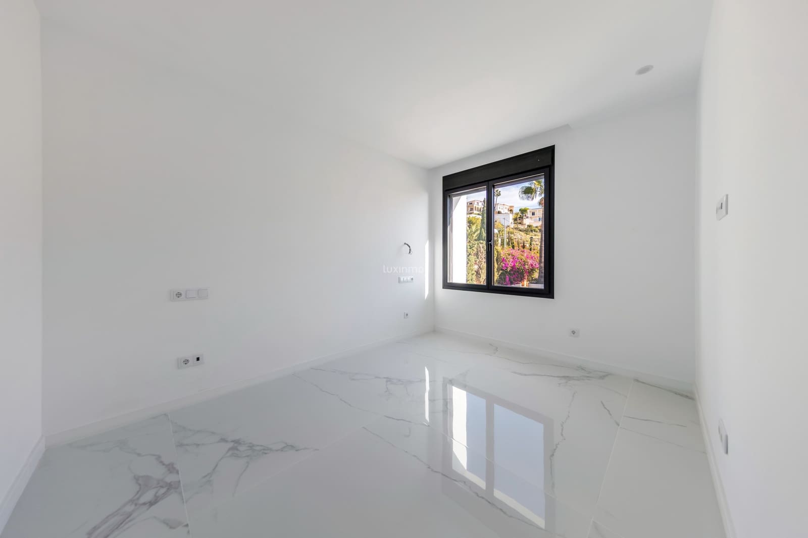 5 soveværelse Villa til salg i El Campello med swimmingpool garage - € 2.700.000 (Ref: 8817024)