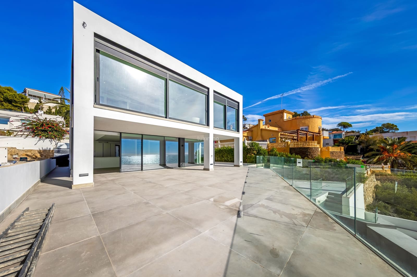 5 soveværelse Villa til salg i El Campello med swimmingpool garage - € 2.700.000 (Ref: 8817024)