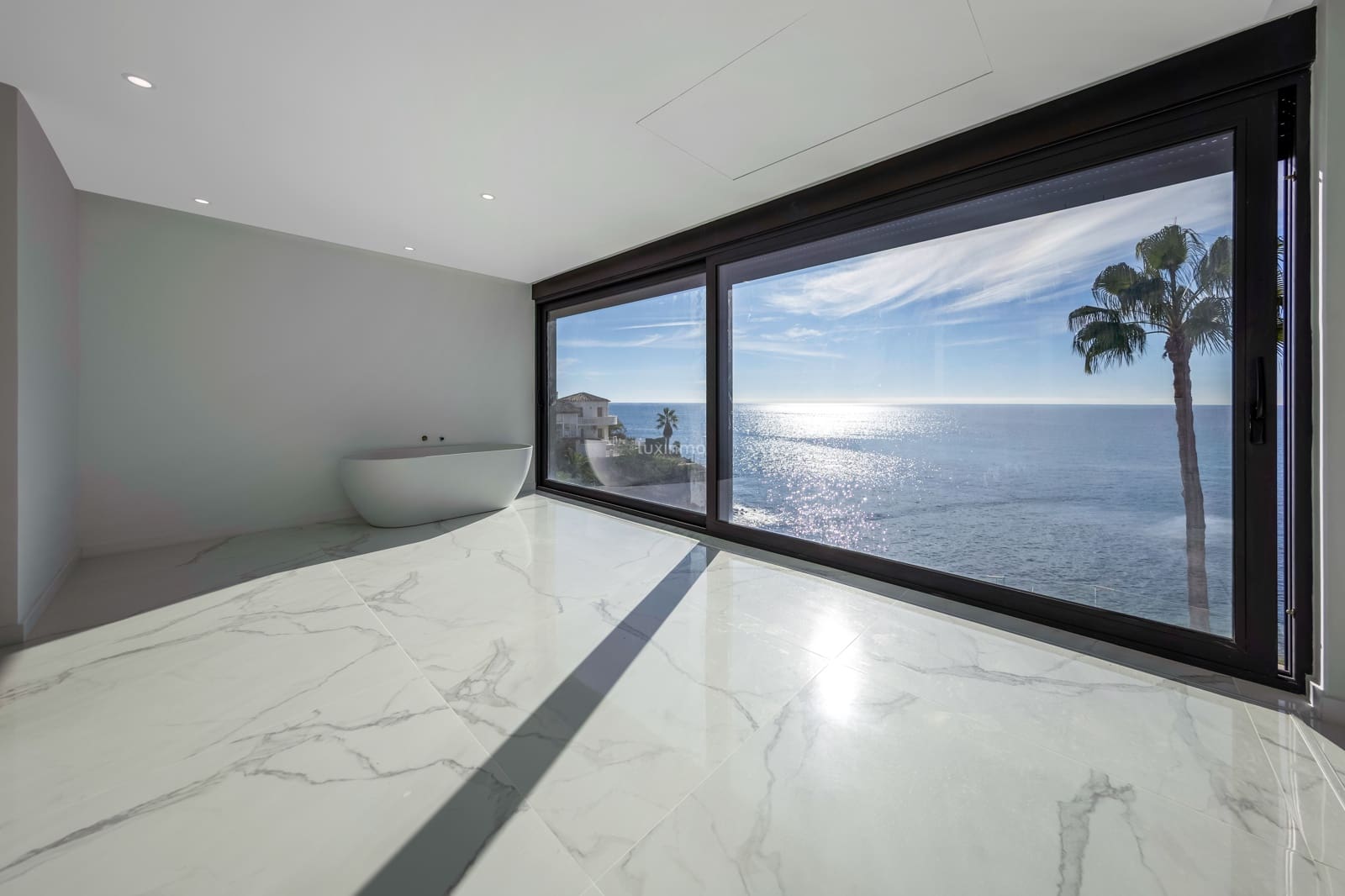 5 soveværelse Villa til salg i El Campello med swimmingpool garage - € 2.700.000 (Ref: 8817024)