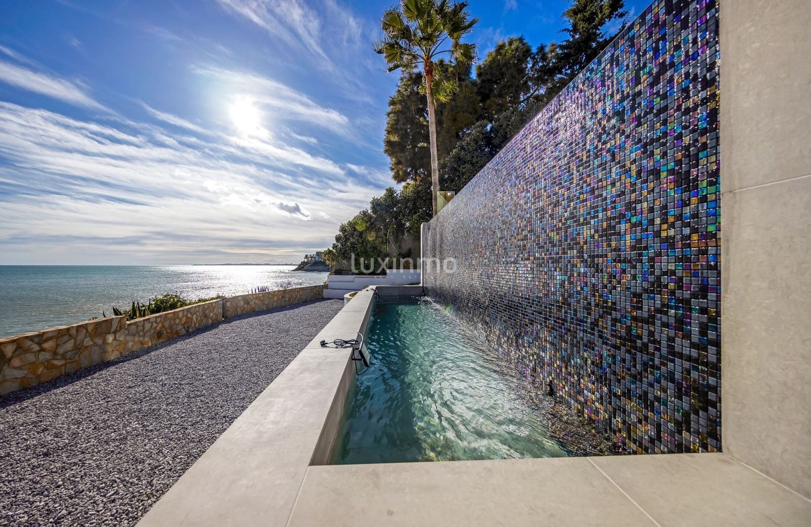 5 bedroom Villa for sale in El Campello with pool garage - € 2,700,000 (Ref: 8817024)