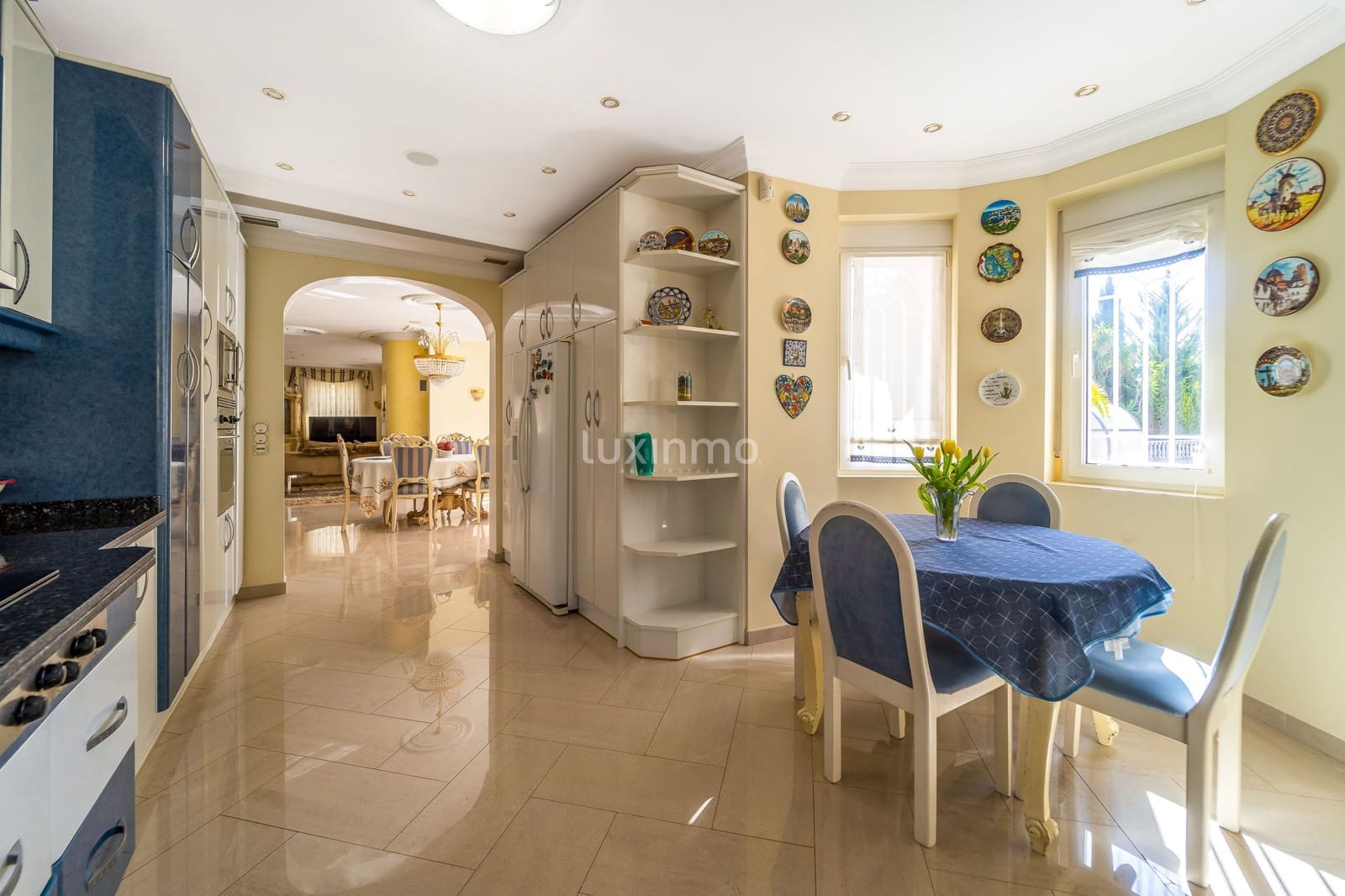 7 sovrum Villa till salu i El Campello med pool garage - 1 970 000 € (Ref: 8817034)