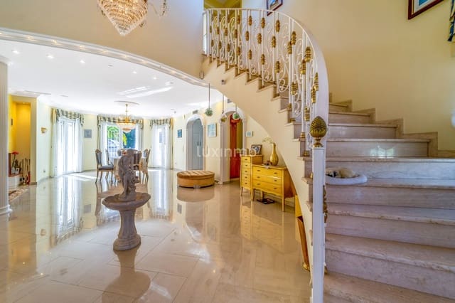 7 sovrum Villa till salu i El Campello med pool garage - 1 970 000 € (Ref: 8817034)