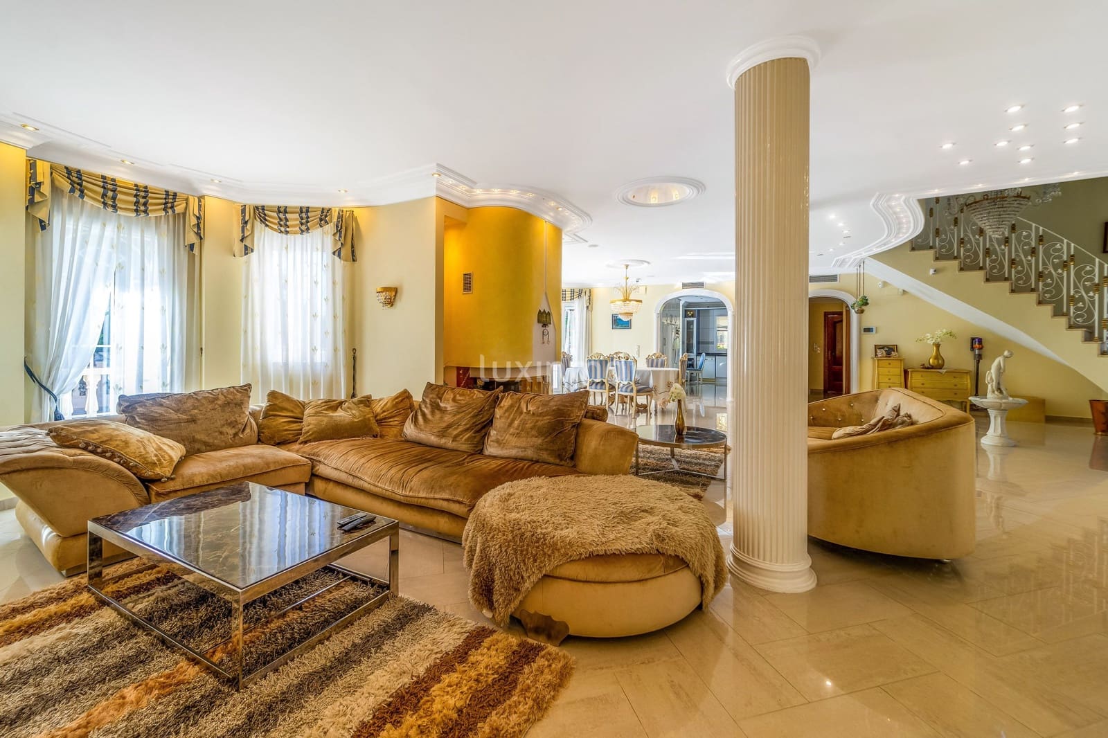 7 sovrum Villa till salu i El Campello med pool garage - 1 970 000 € (Ref: 8817034)