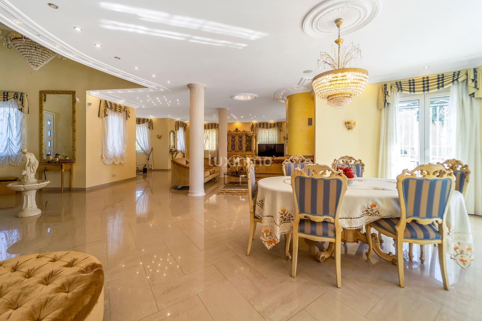 7 sovrum Villa till salu i El Campello med pool garage - 1 970 000 € (Ref: 8817034)