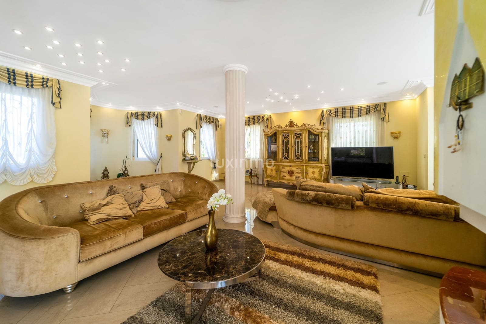 7 sovrum Villa till salu i El Campello med pool garage - 1 970 000 € (Ref: 8817034)