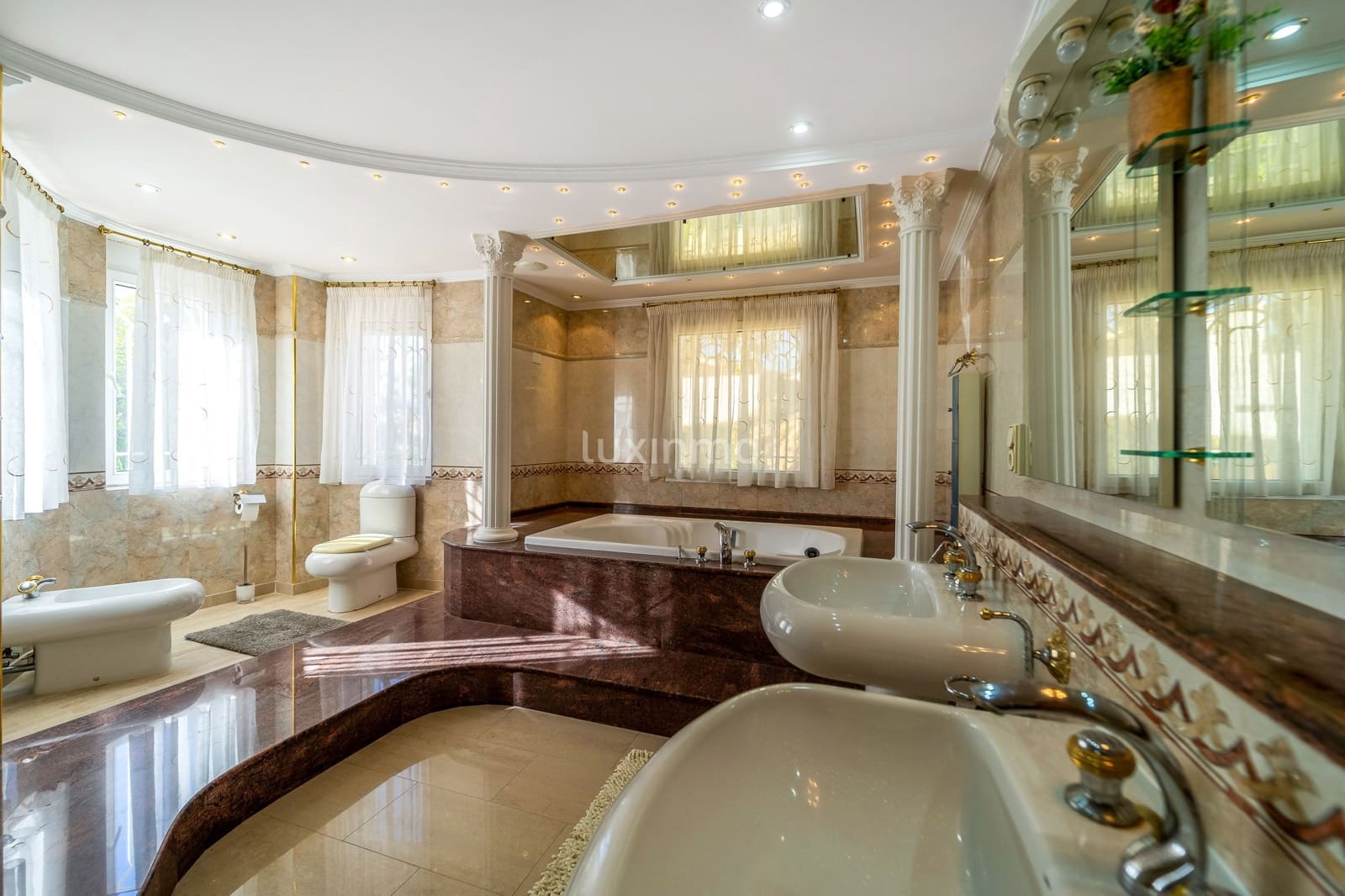 7 sovrum Villa till salu i El Campello med pool garage - 1 970 000 € (Ref: 8817034)