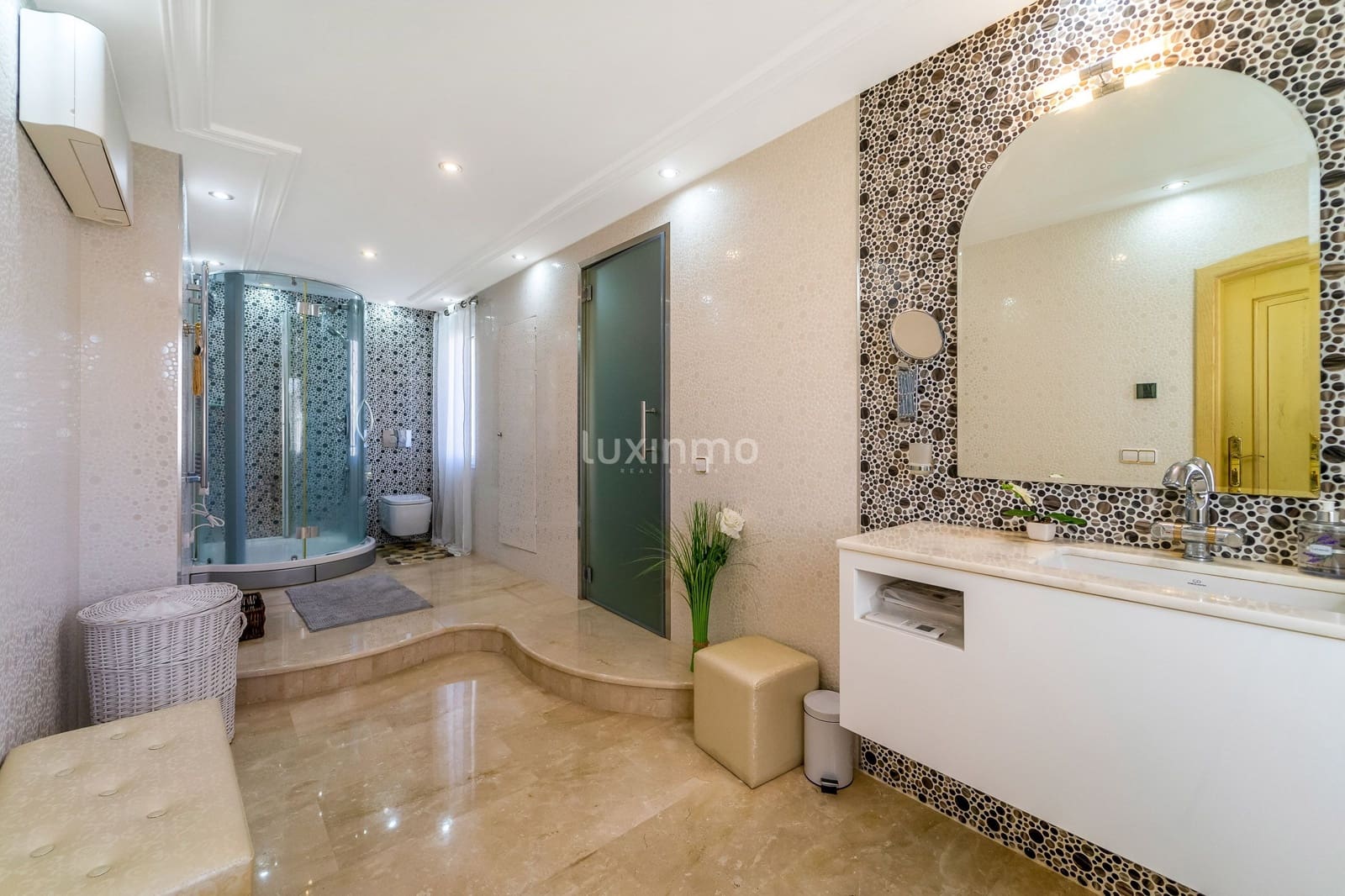 7 sovrum Villa till salu i El Campello med pool garage - 1 970 000 € (Ref: 8817034)