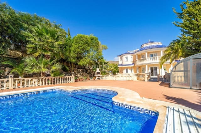 7 sovrum Villa till salu i El Campello med pool garage - 1 970 000 € (Ref: 8817034)