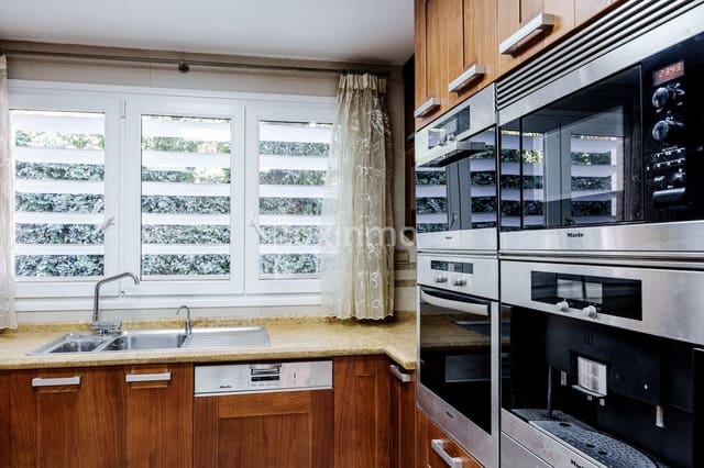 8 bedroom Townhouse for sale in Cabo de las Huertas, Alicante / Alacant city with pool garage - € 1,145,000 (Ref: 8817035)