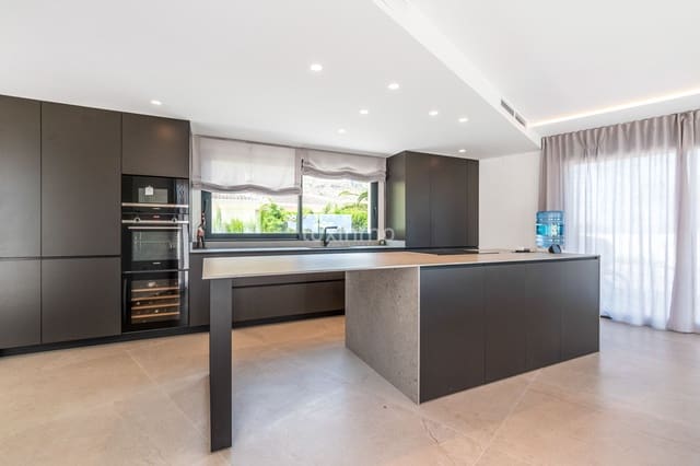 4 sovrum Villa till salu i Dénia med pool garage - 1 795 000 € (Ref: 8817037)