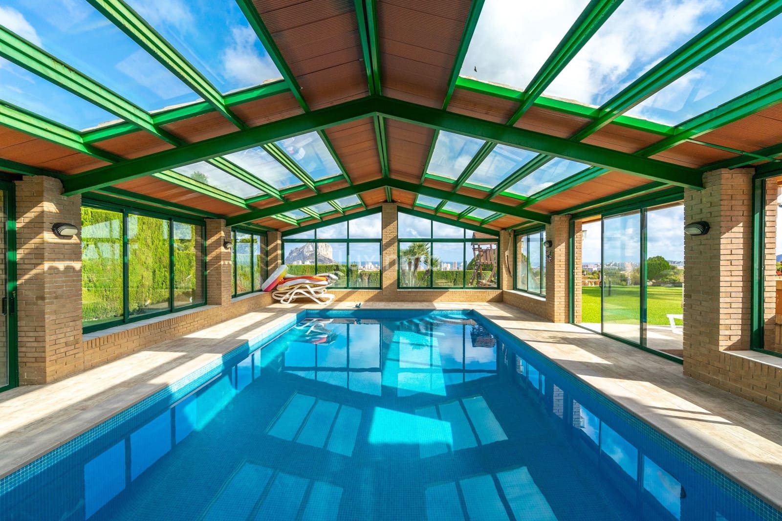 5 chambre Villa/Maison à vendre à Calpe / Calp avec piscine garage - 2 200 000 € (Ref: 8817052)