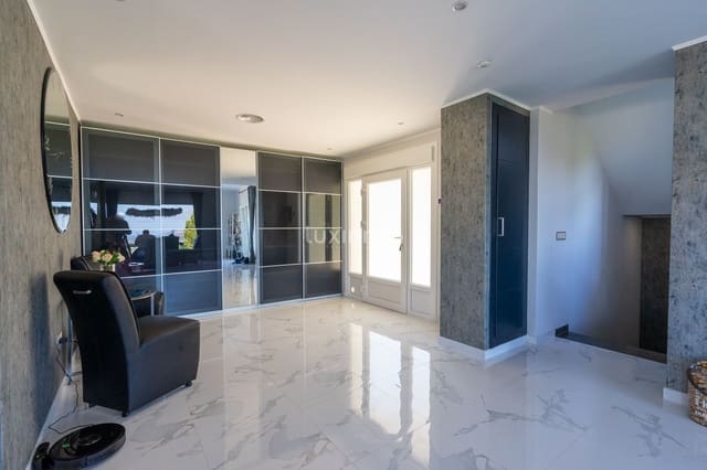 8 makuuhuone Huvila myytävänä paikassa La Nucia mukana uima-altaan - 2 500 000 € (Ref: 8821203)