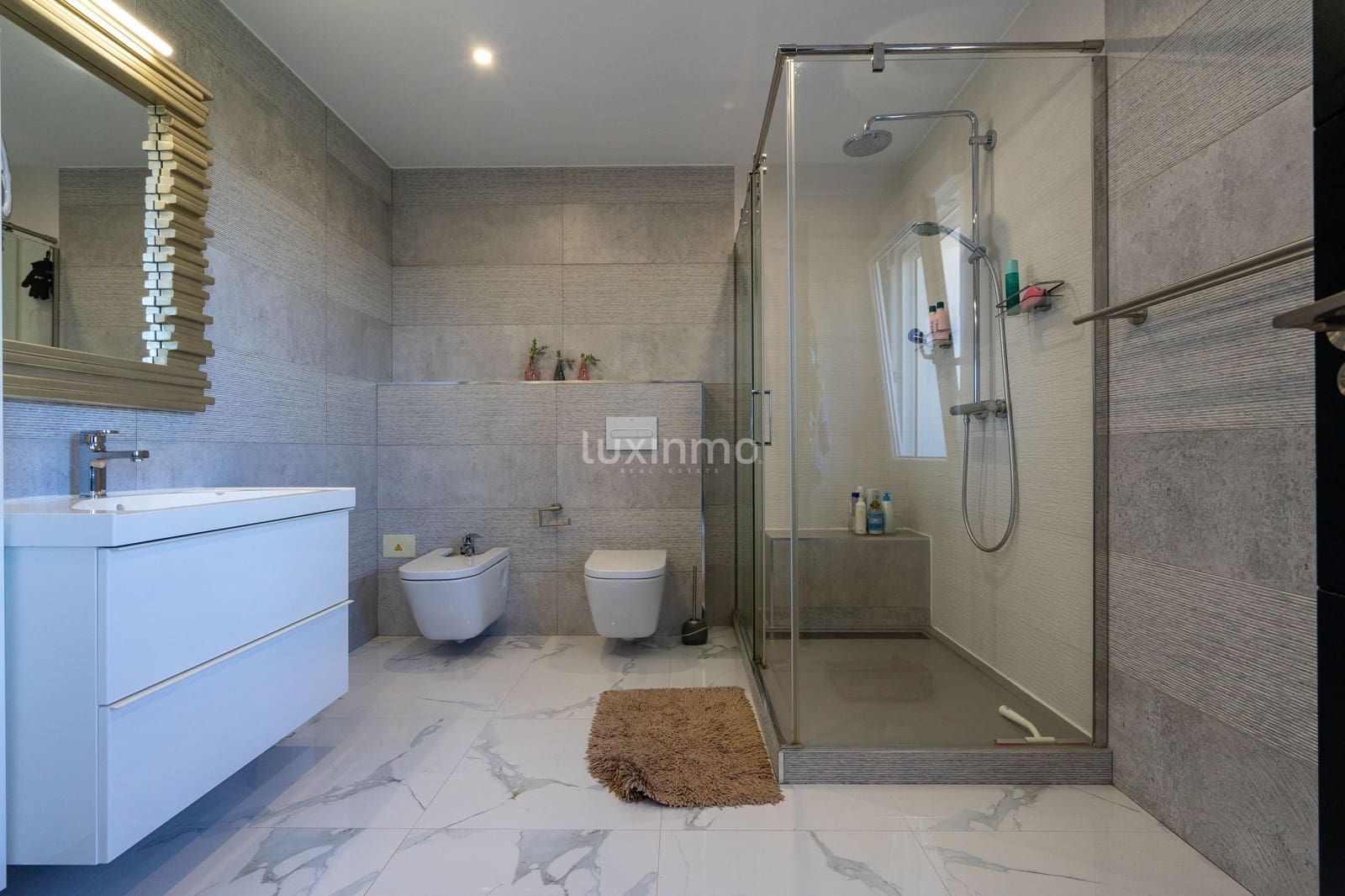 8 slaapkamer Villa te koop in La Nucia met zwembad - € 2.500.000 (Ref: 8821203)