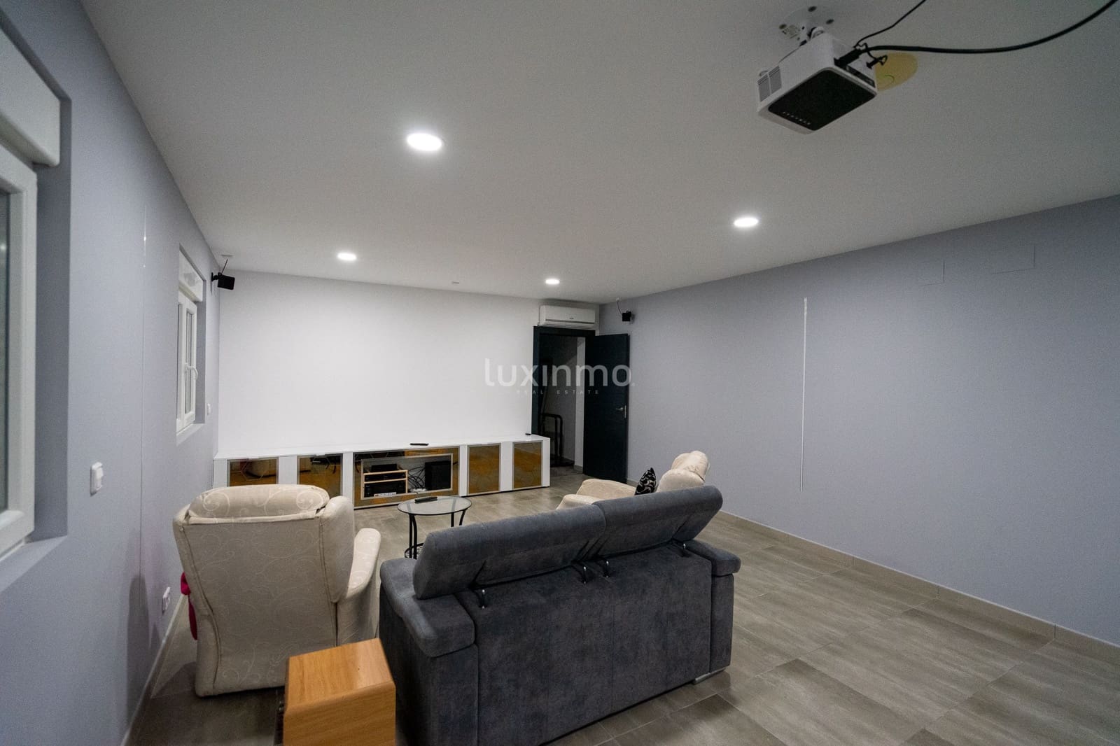 8 slaapkamer Villa te koop in La Nucia met zwembad - € 2.500.000 (Ref: 8821203)