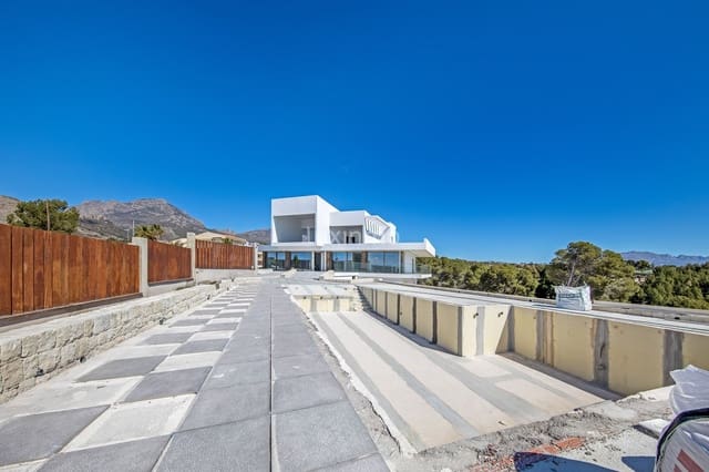 6 bedroom Villa for sale in Benidorm with pool garage - € 2,650,000 (Ref: 8821204)