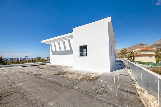 6 bedroom Villa for sale in Benidorm with pool garage - € 2,650,000 (Ref: 8821204)