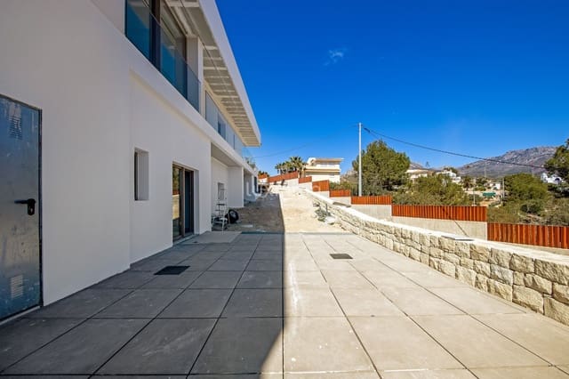 6 bedroom Villa for sale in Benidorm with pool garage - € 2,650,000 (Ref: 8821204)