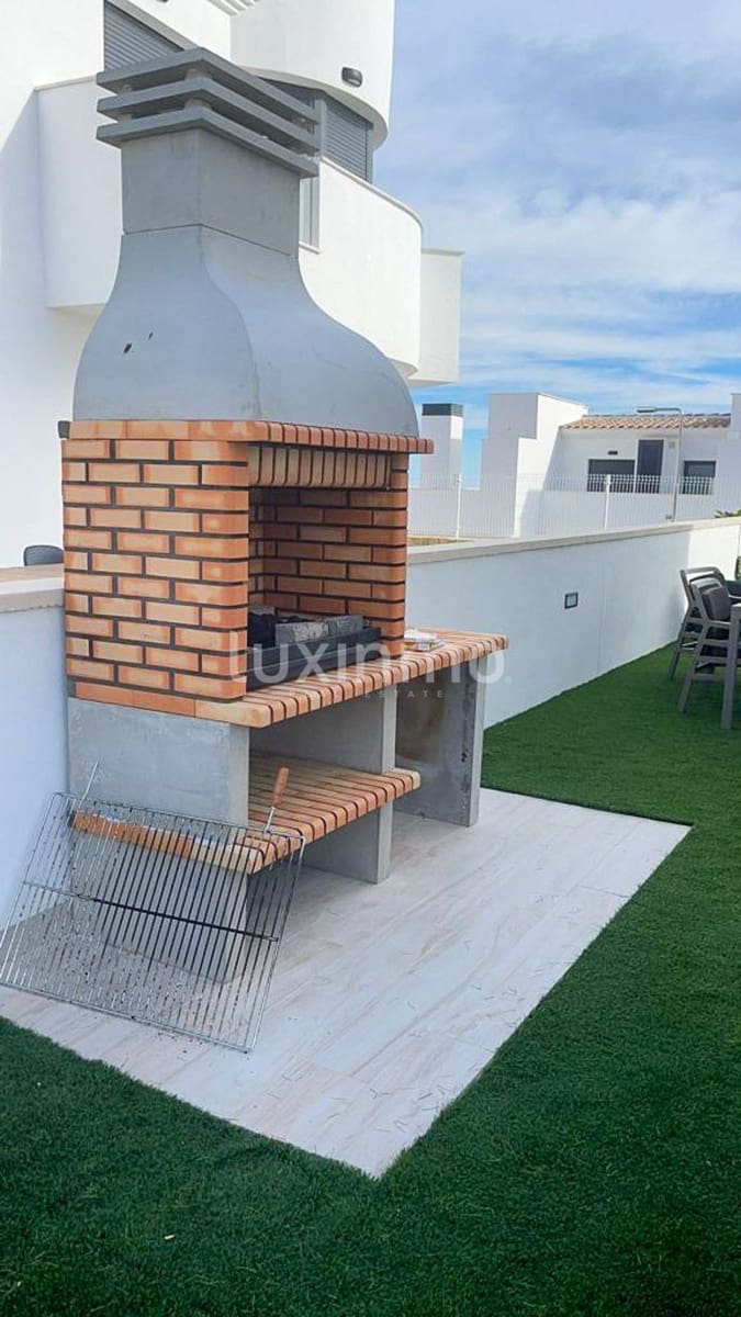 3 bedroom Terraced Villa for rent in Finestrat with pool garage - € 2,500 (Ref: 8821230)