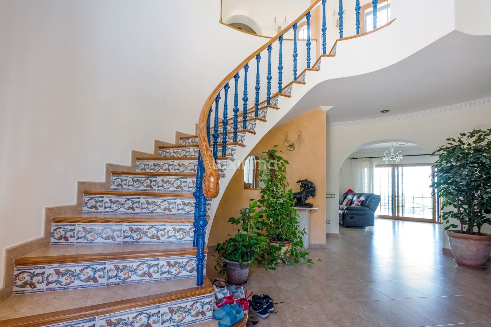 6 bedroom Villa for sale in Altea with pool garage - € 1,800,000 (Ref: 8821232)