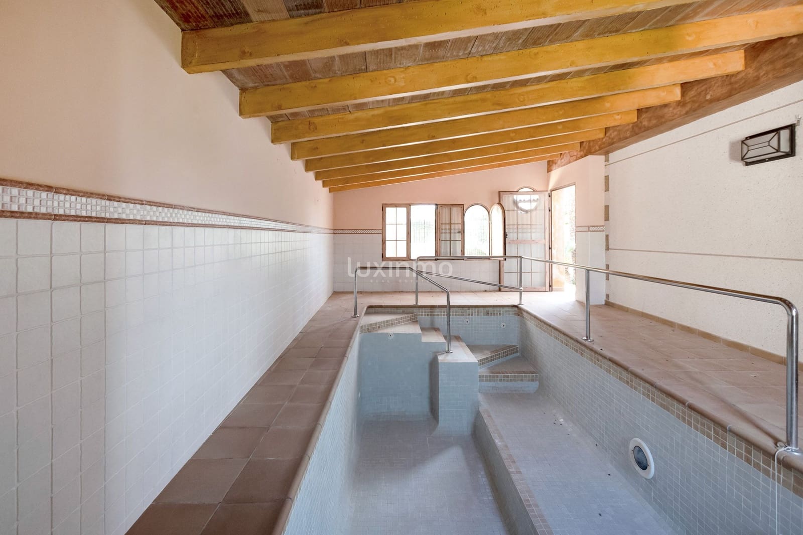 6 bedroom Villa for sale in Altea with pool garage - € 1,800,000 (Ref: 8821232)