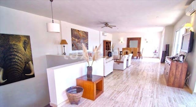 5 soverom Villa til salgs i Ibiza by med svømmebasseng garasje - € 4 300 000 (Ref: 8824560)