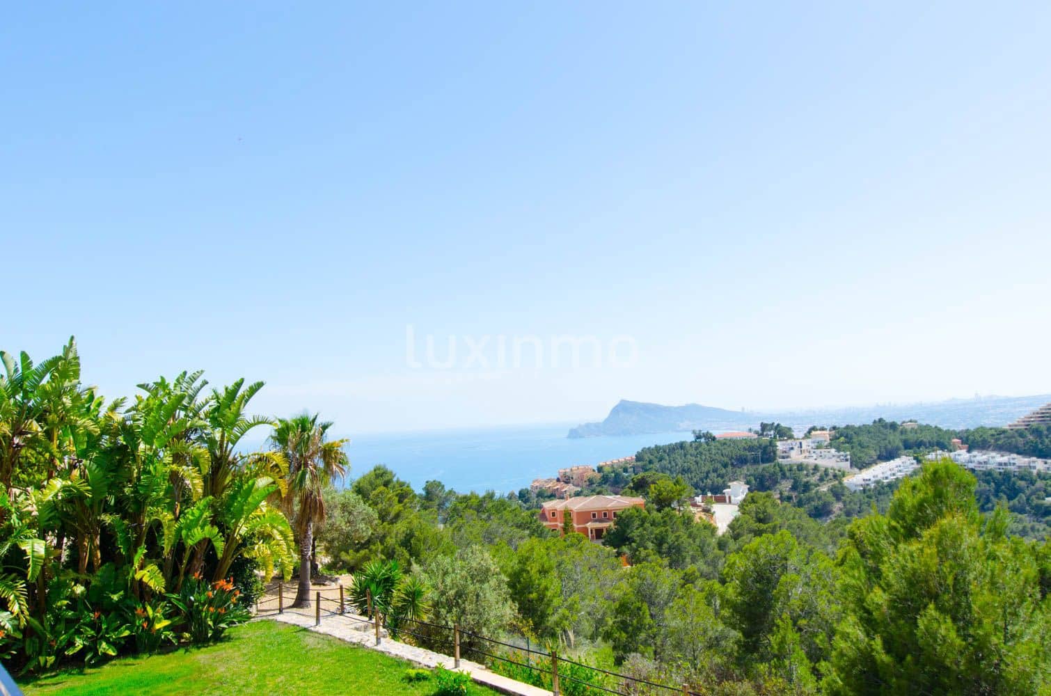 4 makuuhuone Huvila myytävänä paikassa Altea mukana uima-altaan 
autotalli - 2 650 000 € (Ref: 8824581)