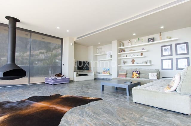 4 makuuhuone Huvila myytävänä paikassa Altea mukana uima-altaan 
autotalli - 2 650 000 € (Ref: 8824581)