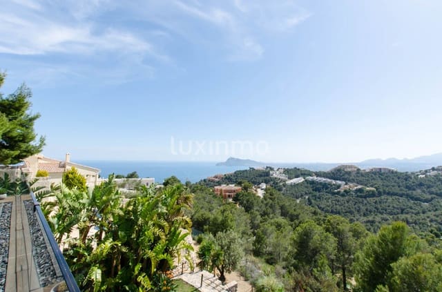 4 makuuhuone Huvila myytävänä paikassa Altea mukana uima-altaan 
autotalli - 2 650 000 € (Ref: 8824581)