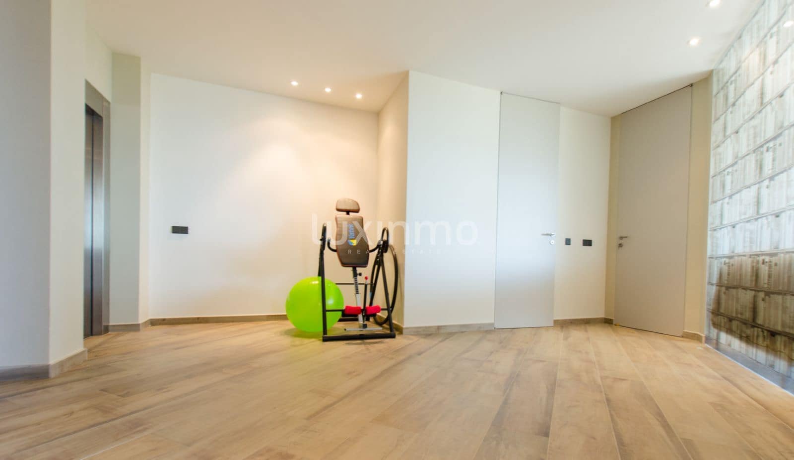 4 makuuhuone Huvila myytävänä paikassa Altea mukana uima-altaan 
autotalli - 2 650 000 € (Ref: 8824581)