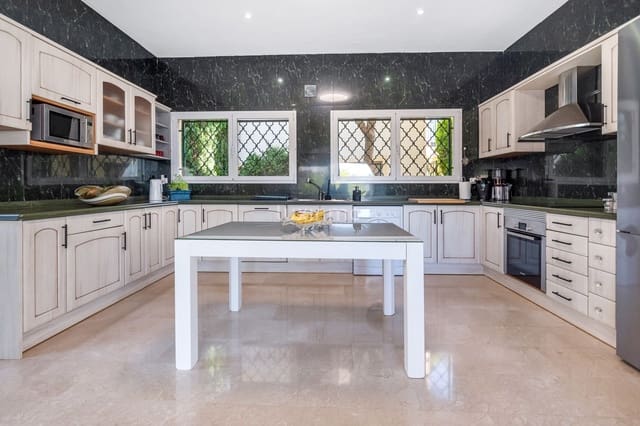 3 sovrum Villa till salu i Altea med pool garage - 950 000 € (Ref: 8824589)