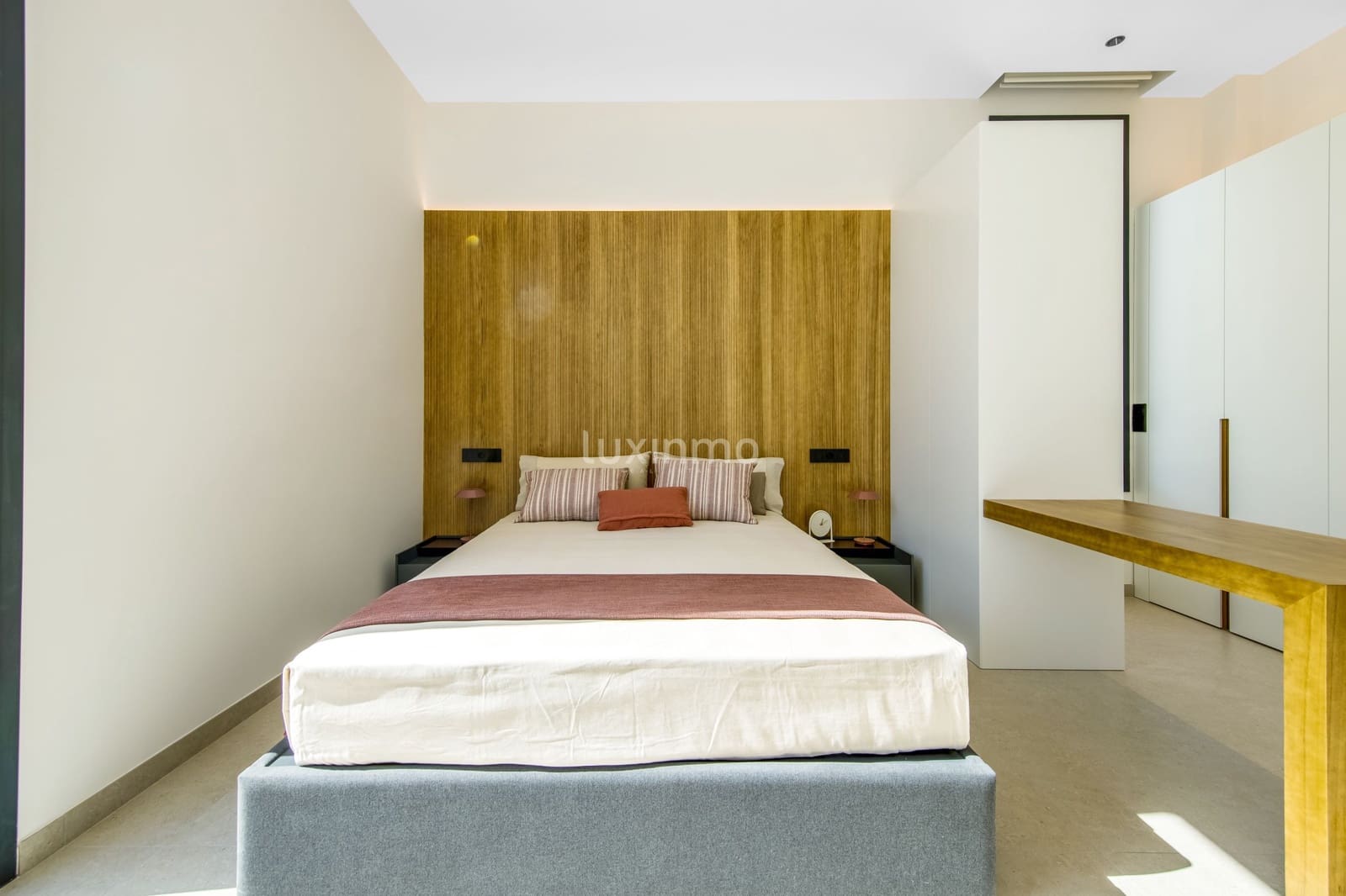 Chalet de 4 habitaciones en Alfaz del Pi / L'Alfàs del Pi en venta con piscina garaje - 3.950.000 € (Ref: 8826935)