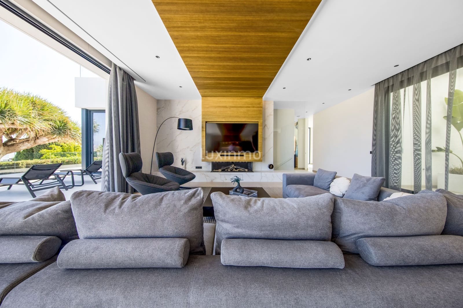 Chalet de 4 habitaciones en Alfaz del Pi / L'Alfàs del Pi en venta con piscina garaje - 3.950.000 € (Ref: 8826935)