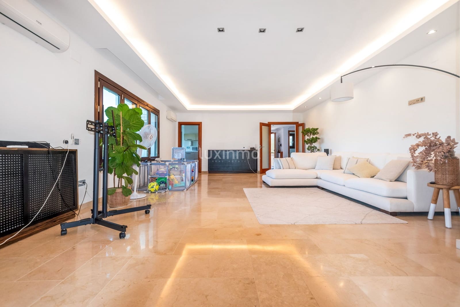 5 Zimmer Villa zu verkaufen in Benidorm mit Pool Garage - 1.700.000 € (Ref: 8828398)