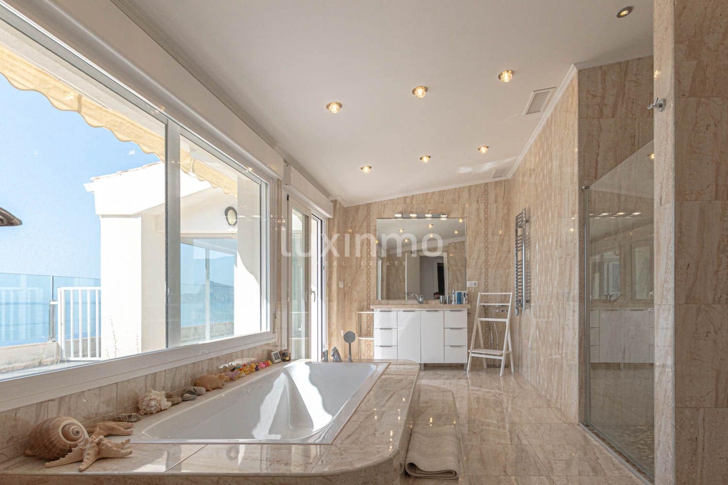 4 sypialnia Penthouse na sprzedaż w Altea z basenem garażem - 2 500 000 € (Ref: 8828413)