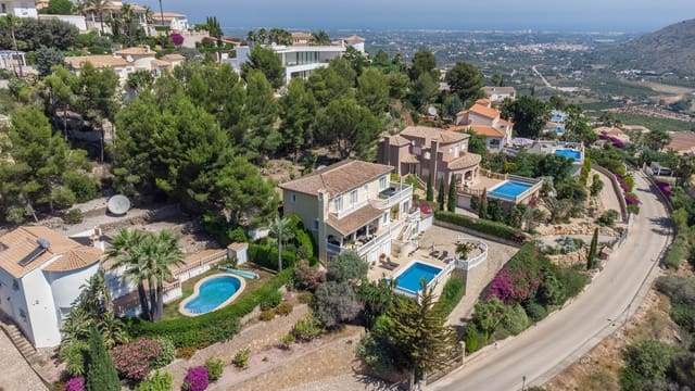 6 bedroom Villa for sale in Dénia with pool garage - € 2,100,000 (Ref: 8828443)