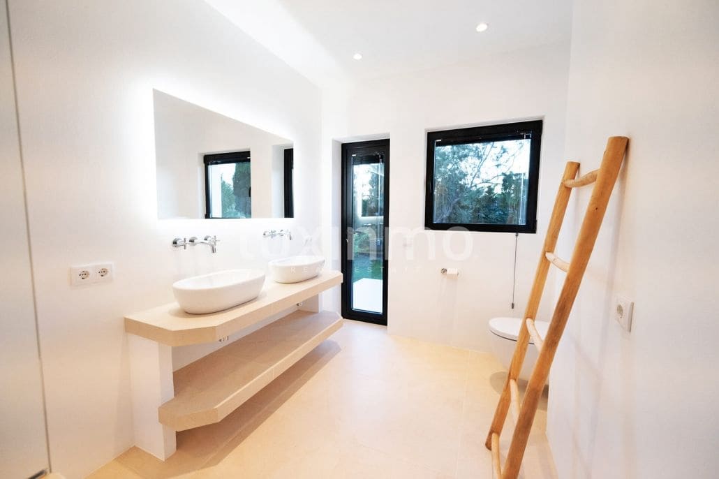 5 soverom Villa til salgs i Santa Eulalia / Santa Eularia med svømmebasseng garasje - € 3 295 000 (Ref: 8828449)